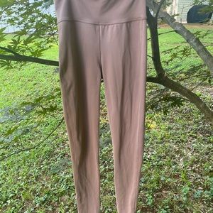 BOMBSHELL ACTIVEWEAR SZ SMALL